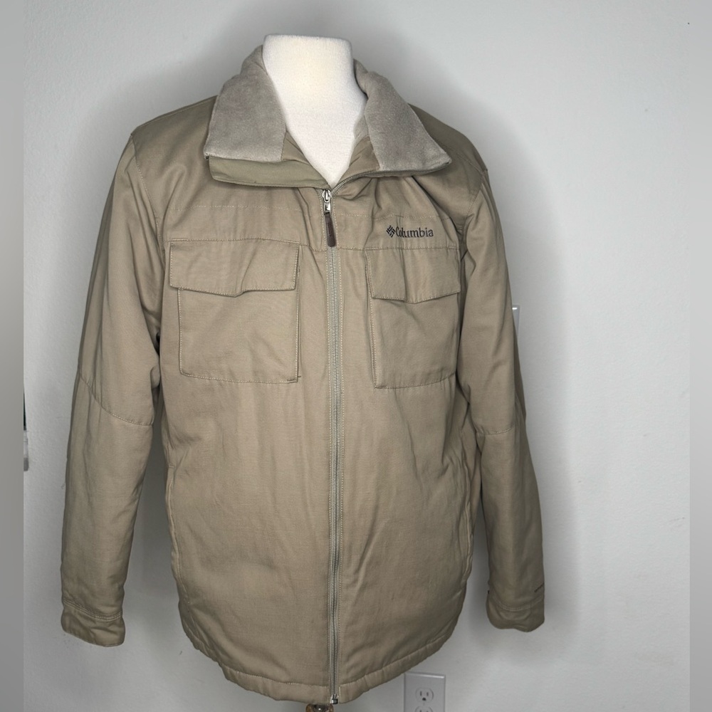 columbia coat full zipper 4 outer 1 inside pockets tan machine wash size large